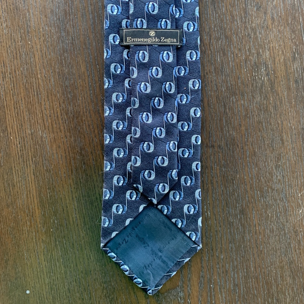Ermenegildo Zegna 100% Silk Geometric Tie - Picture 2 of 5